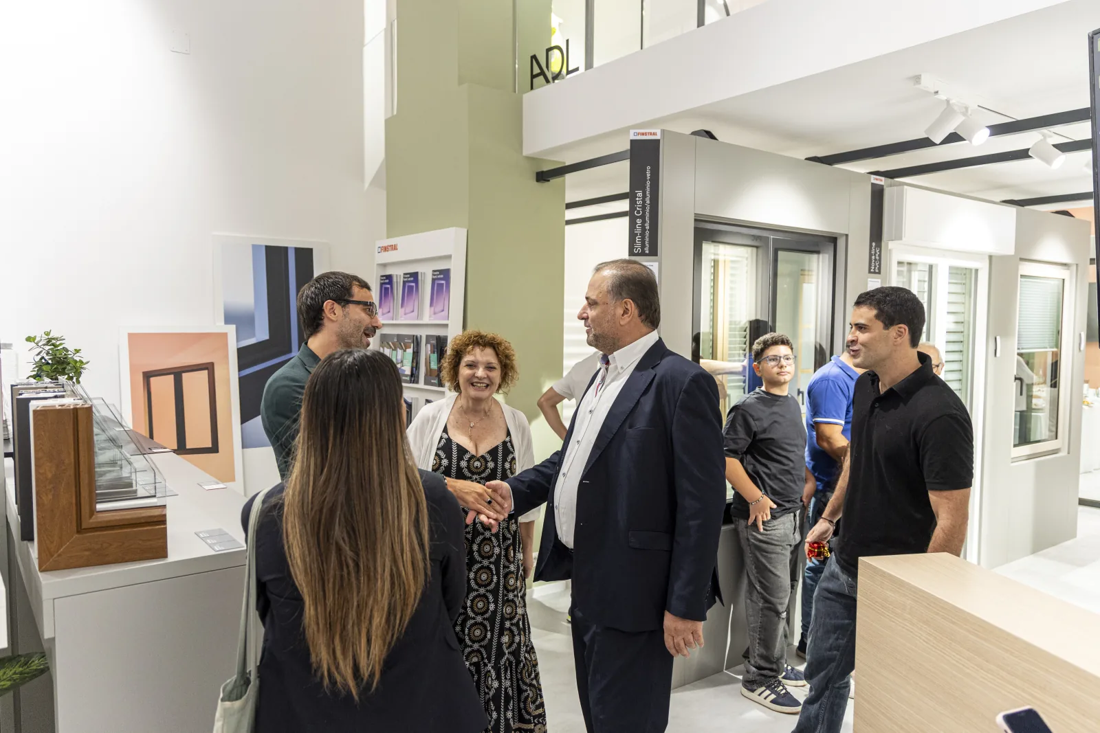 Accoglienza degli ospiti nello showroom del 19 settembre 2026