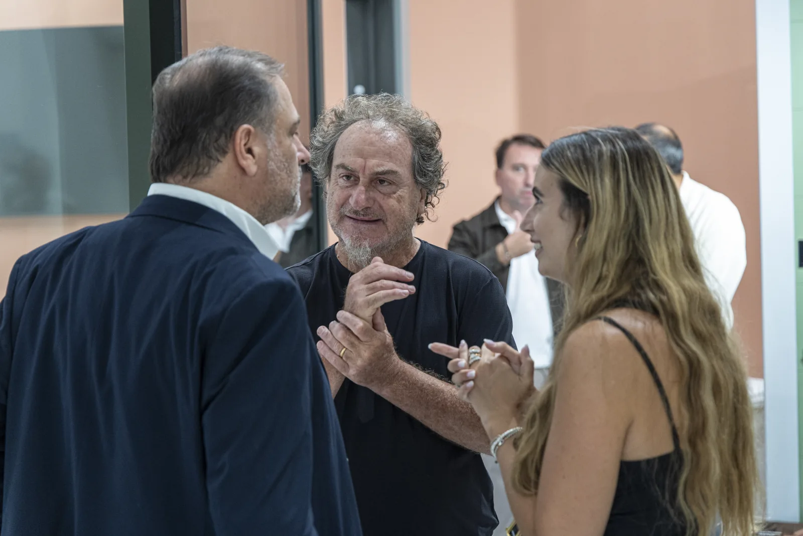 Conversazioni tra gli ospiti dell inaugurazione del 19 settembre 2026