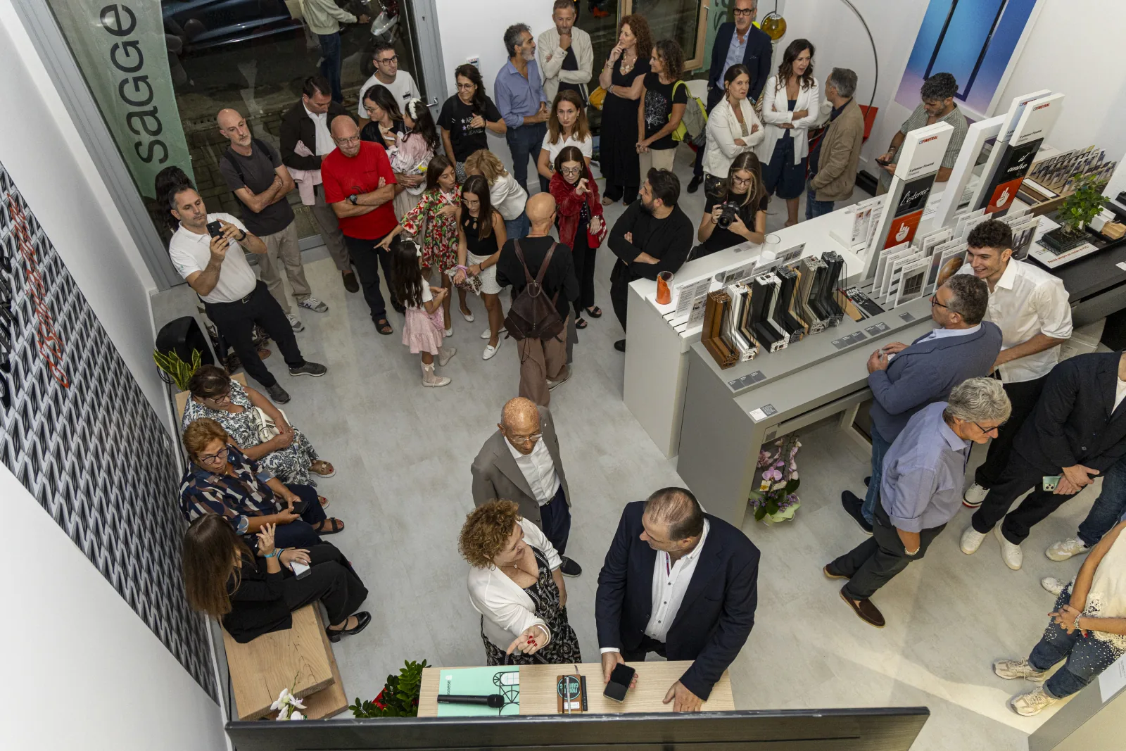 Pubblico dell inaugurazione visto dall alto del 19 settembre 2026